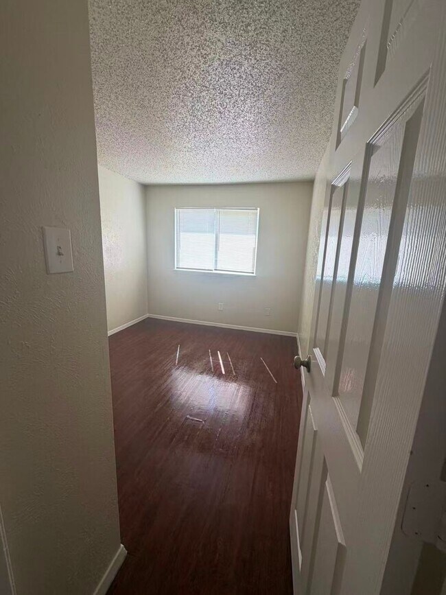 Foto del edificio - 1429 Whippoorwill Dr