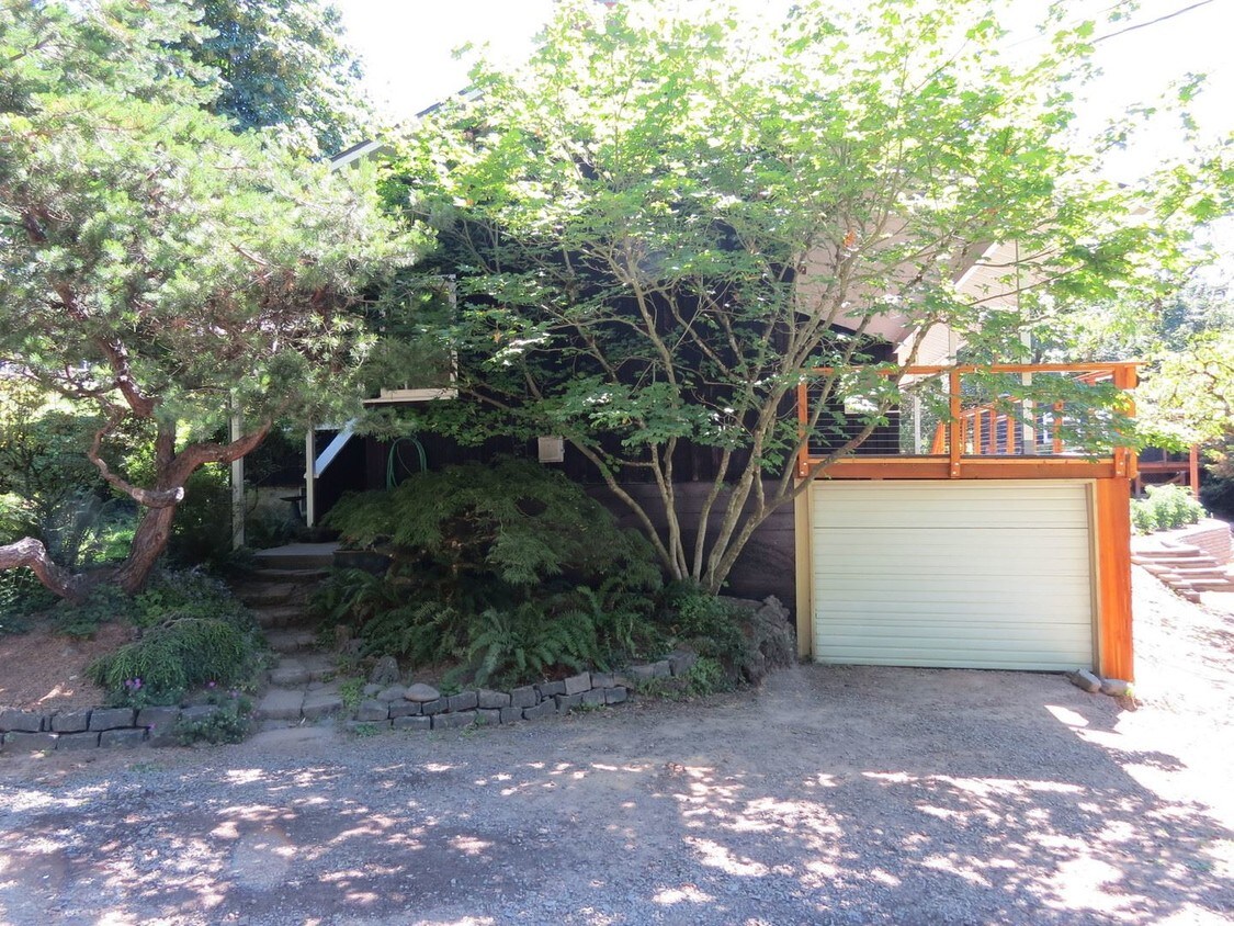 Primary Photo - 3 br, 2 bath House - 1304 SW 58th Ave.