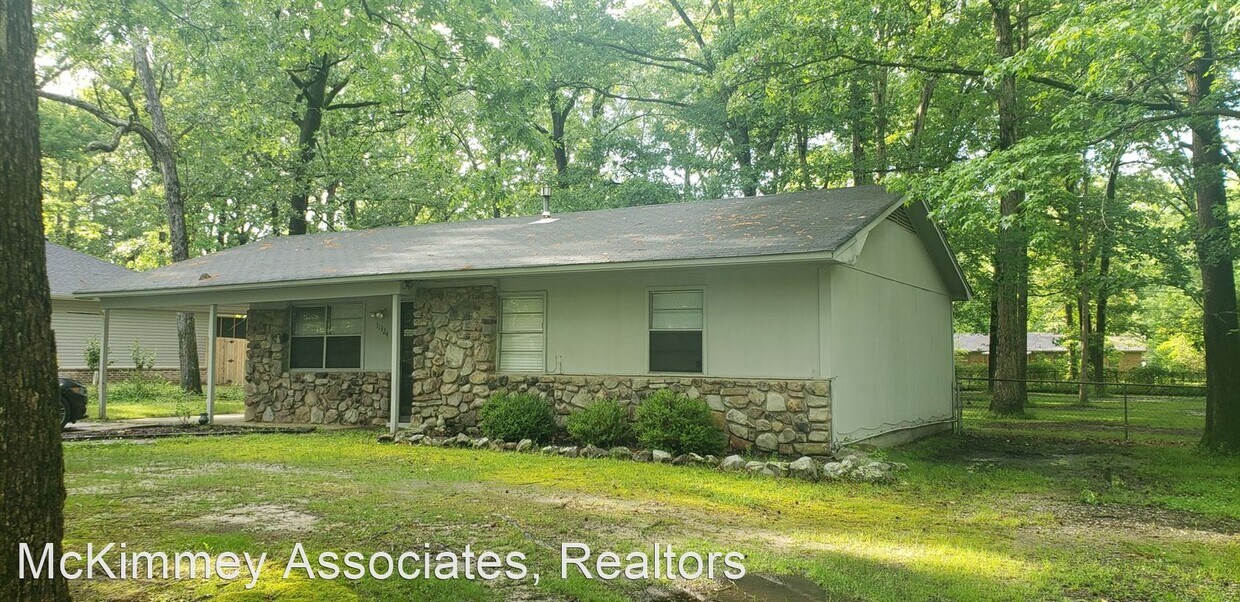 Foto del edificio - 3 br, 1.5 bath House - 11324 Charlotte Drive