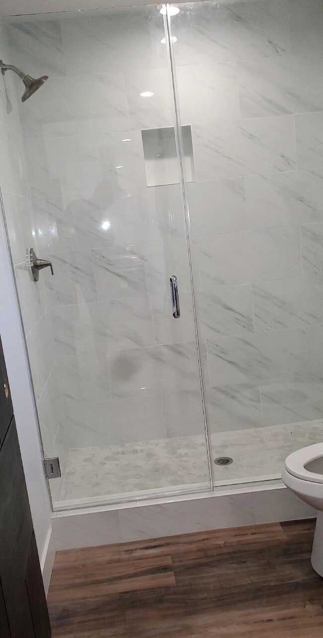 Baño - 24113 Archwood St