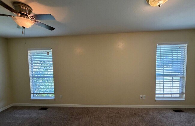 Foto del edificio - 2 Bed 1.5 Bath Bethany Schools