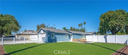 Building Photo - 4301 W Lilac Ave