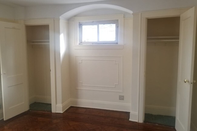 Foto del edificio - 1498 E 49th St