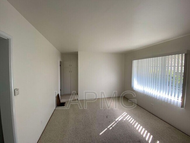 Foto del edificio - 626 E Harvard Rd