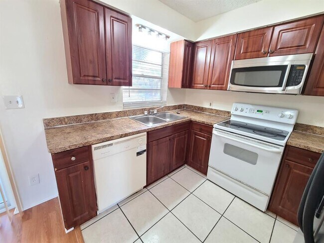 Building Photo - 2800 E 113th Ave