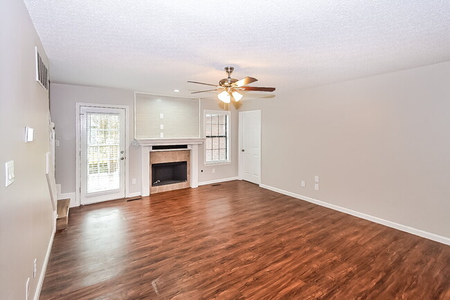 Building Photo - 4000 Windermere Dr