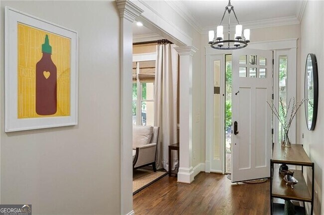 Foto del edificio - 2599 Ridgewood Terrace NW