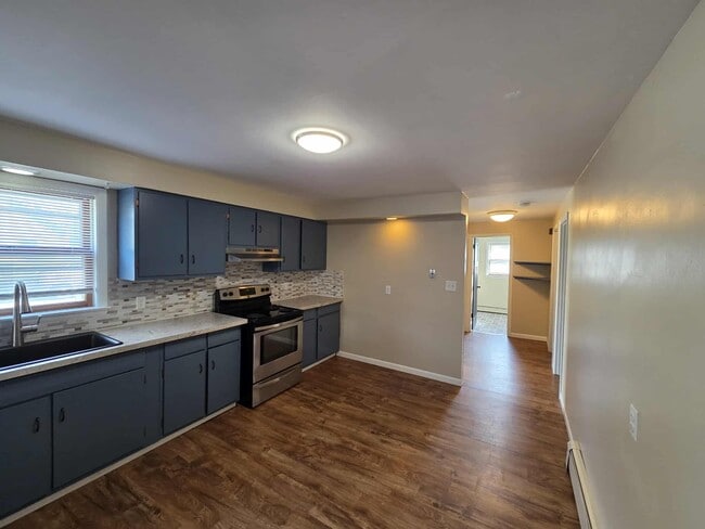 Building Photo - 901 Swift Ave