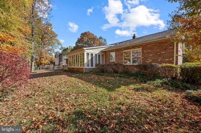 Building Photo - 922 Sugar Pine Dr
