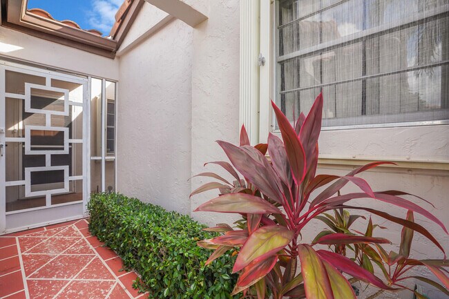 Foto del edificio - 6099 Waldwick Cir