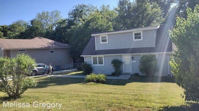 Building Photo - 3 br, 2 bath House - 3115 S Lakeside Ave