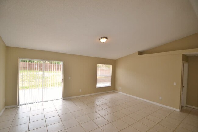 Building Photo - 10747 Crescendo Loop