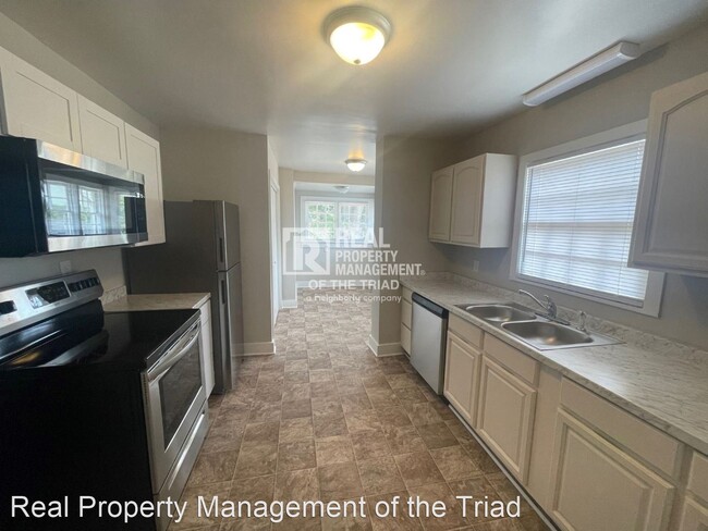 Building Photo - 3 br, 1 bath House - 1423 Thurmond Street