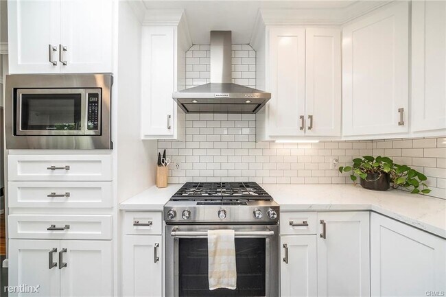 Building Photo - 3 br, 1.5 bath House - 3734 W 225th St