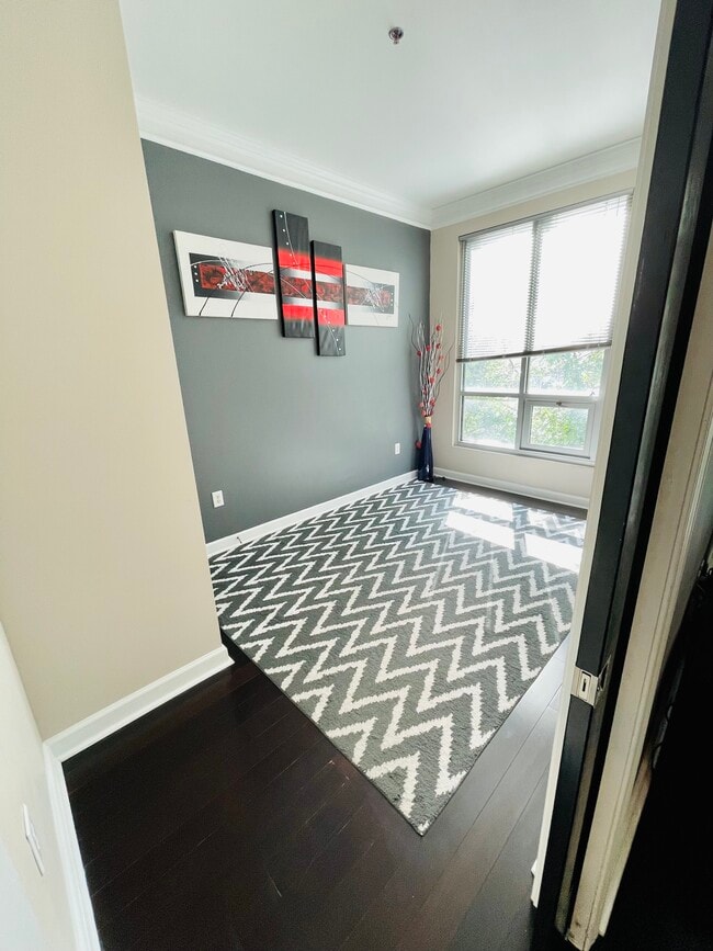 Foto del edificio - 711 Cosmopolitan Dr NE