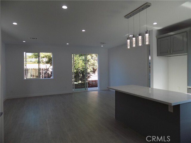 Building Photo - 255 Brisbane St