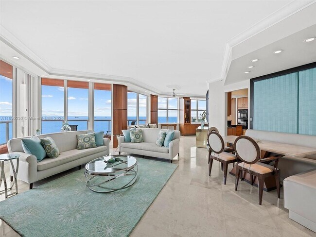 Foto del edificio - 2110 N Ocean Blvd