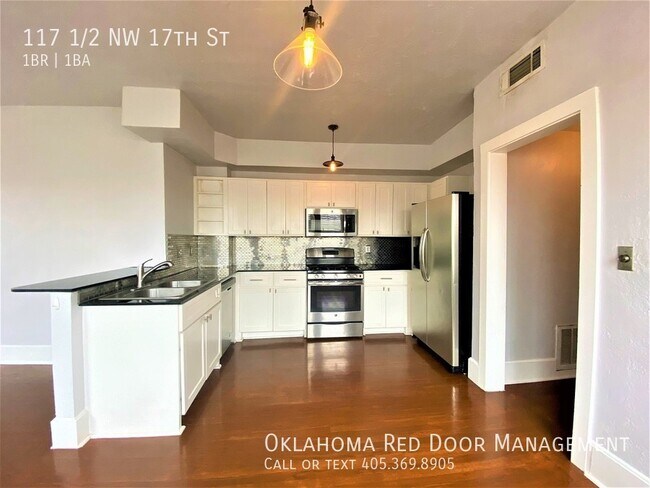 Foto del edificio - 117 1/2 NW 17th St-