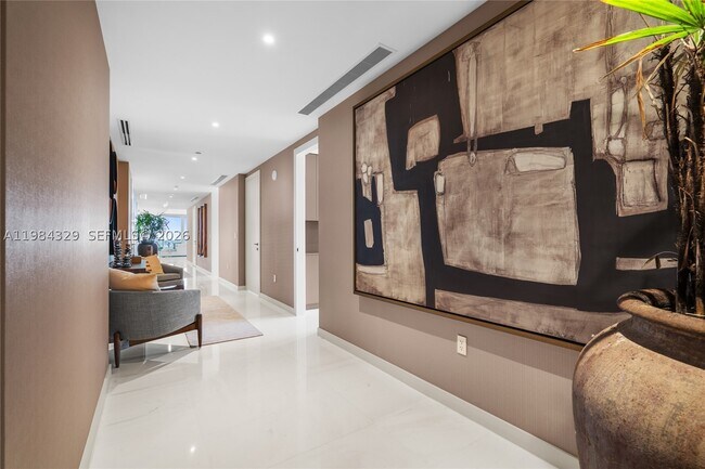 Building Photo - 300 Biscayne Blvd