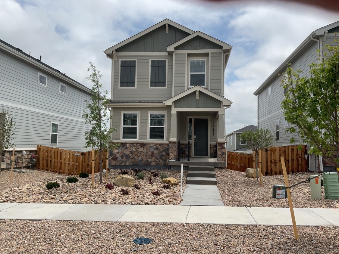 Foto principal - 26197 E Calhoun Pl