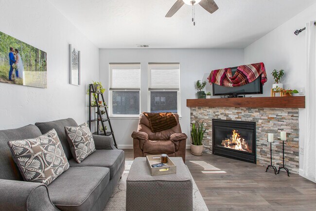 Foto del edificio - 2701 Midland Ave