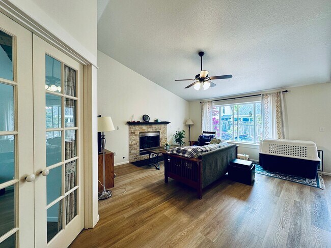 Foto del edificio - 807 NW Sundance Cir