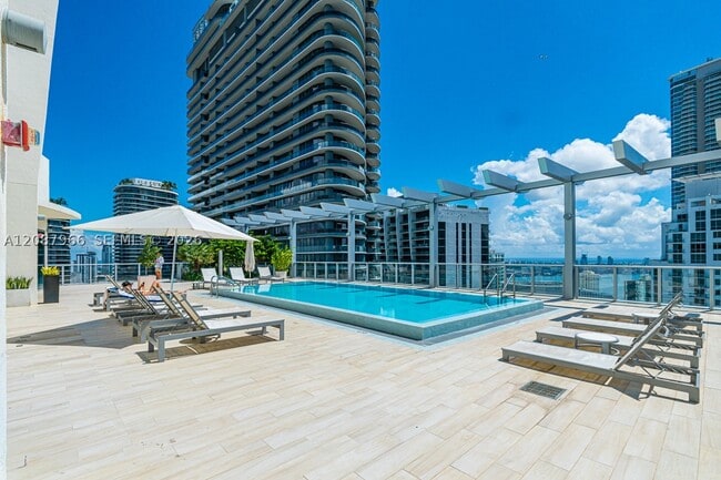 Building Photo - 1100 S Miami Ave