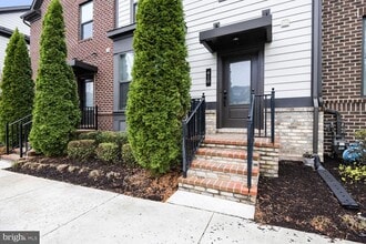 Building Photo - 410 Redbridge St