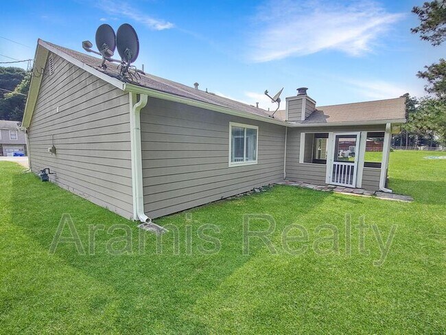 Building Photo - 939 Country Oaks Ct