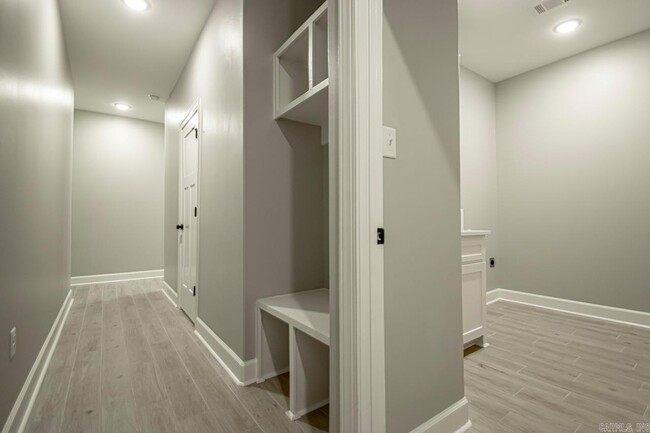 Building Photo - 4041 Eagle Vly Dr