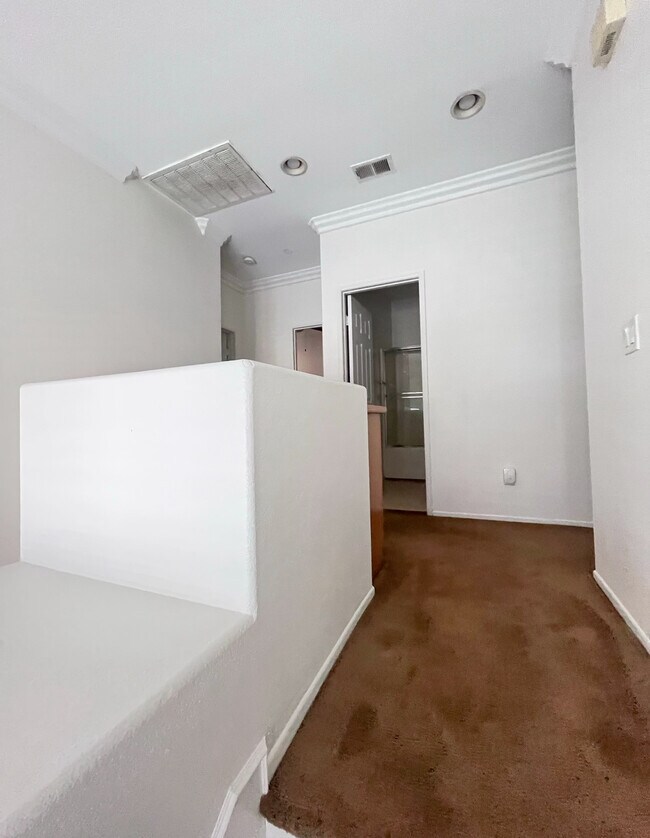 Building Photo - 13425 Mashona Ave