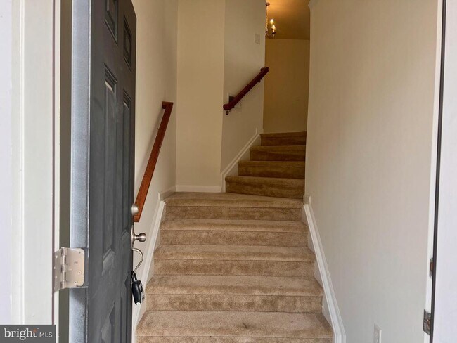 Foto del edificio - 654 Jacobsen Cir