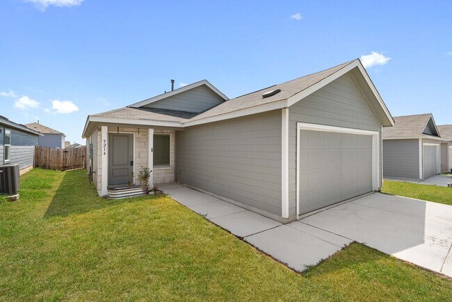 Building Photo - Charming 3-Bed Home with Fenced Yard and Garage in San Antonio – $1,600/mo