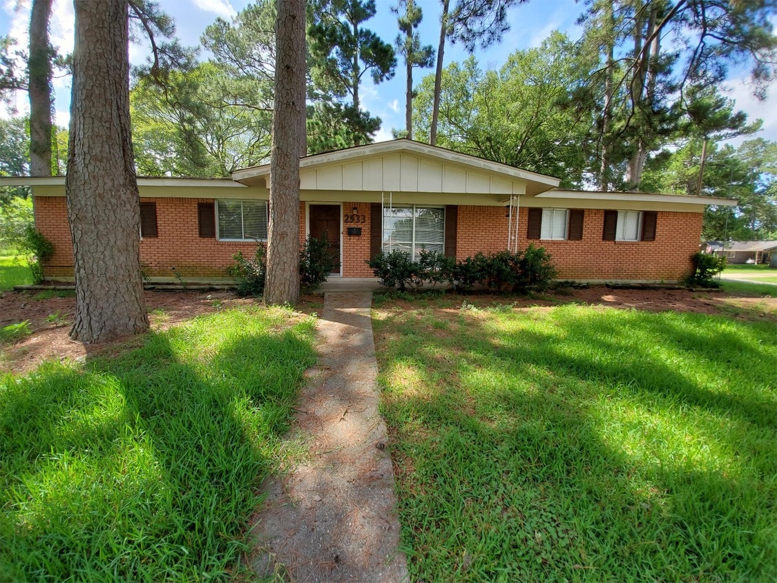 2533 Summer Grove Dr, Shreveport, LA 71118 House Rental in Shreveport