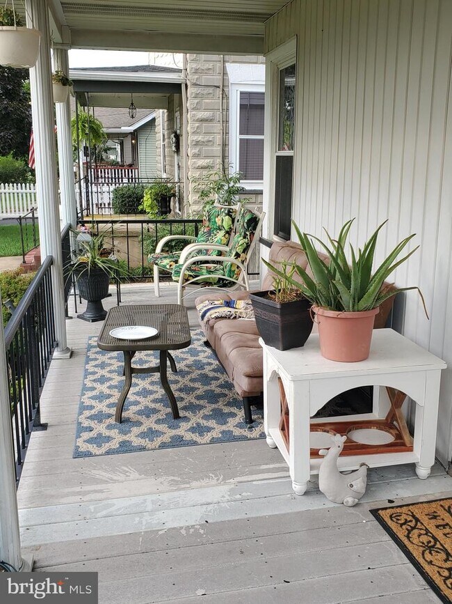 Foto del edificio - 212 Helms Ave