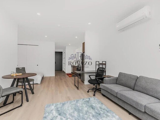 Building Photo - 19 Livingston St