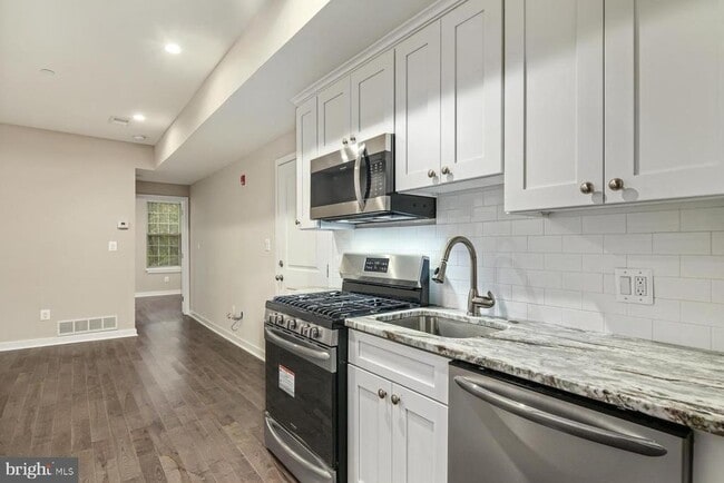 Building Photo - 237 S 45th St
