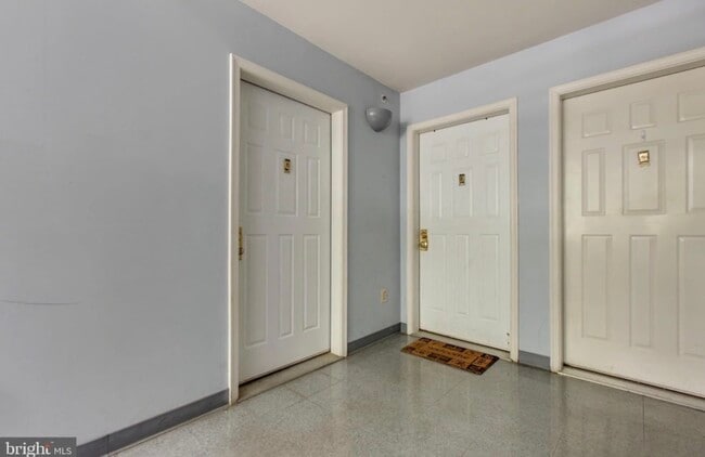 Foto del edificio - 8559 Falls Run Rd