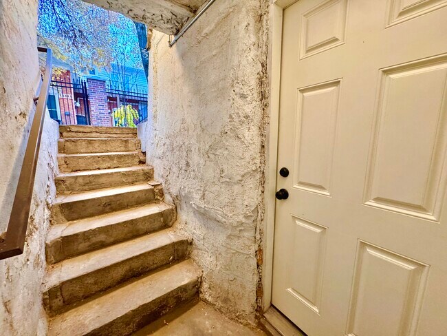 Foto del edificio - 76 W 200 S