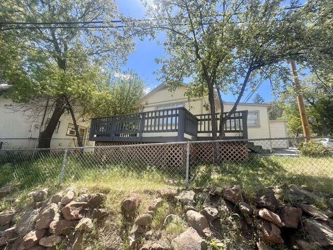 Building Photo - Two bedroom, One bath home