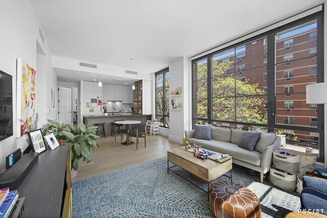 Foto del edificio - 438 E 12th St
