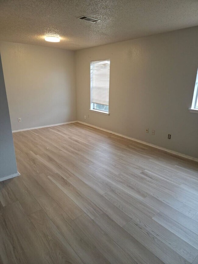 Photo - 5510 BROOKVIEW COURT Apartment