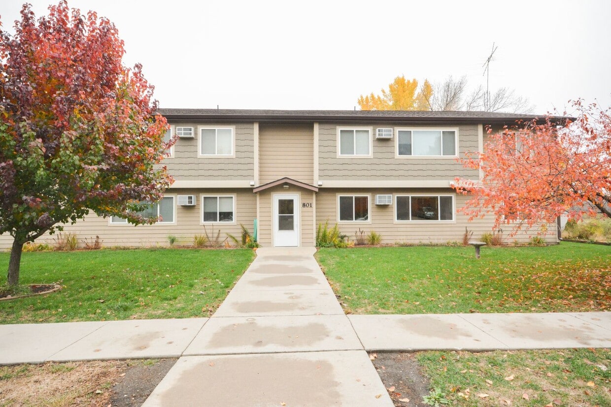 Foto principal - 801 6th St NE