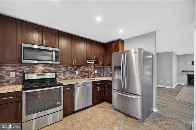 Foto del edificio - 16294 Taconic Cir