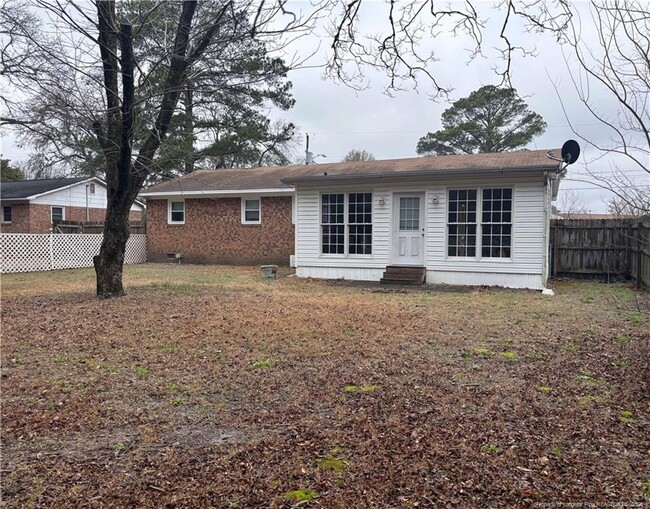 Foto del edificio - 2153 Redstone Dr