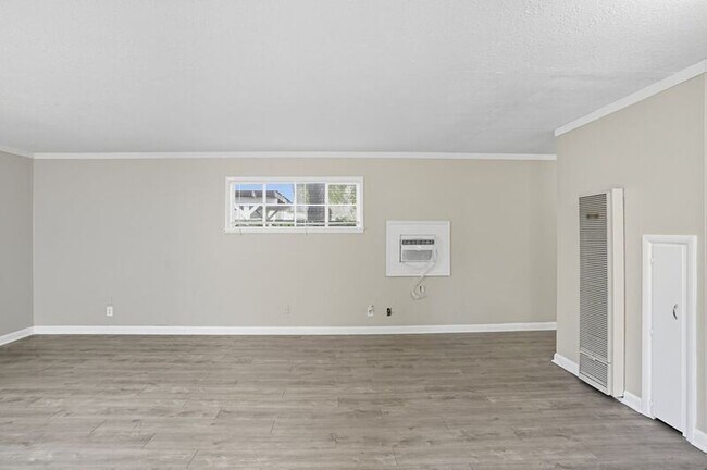 Foto del edificio - 1644 S Knoxville Ave