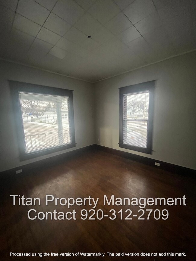 Building Photo - 714 Central St