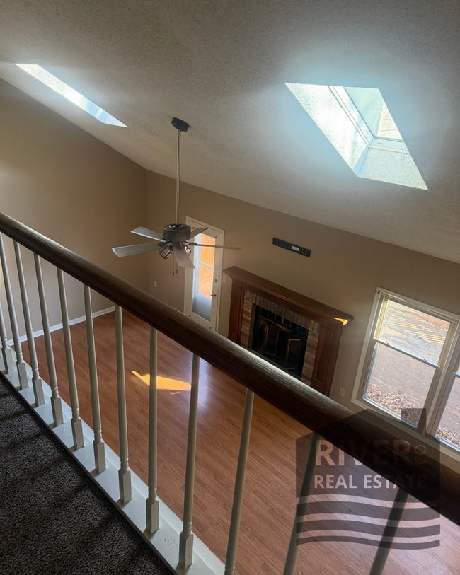 Building Photo - 212 Woodcastle Dr