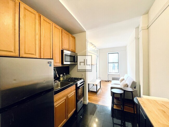 Building Photo - Bright 1.5 Bed | East 61st Street, Lenox Hill