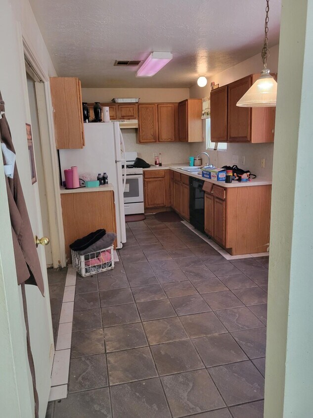 Building Photo - 8819 Roaring Point Dr